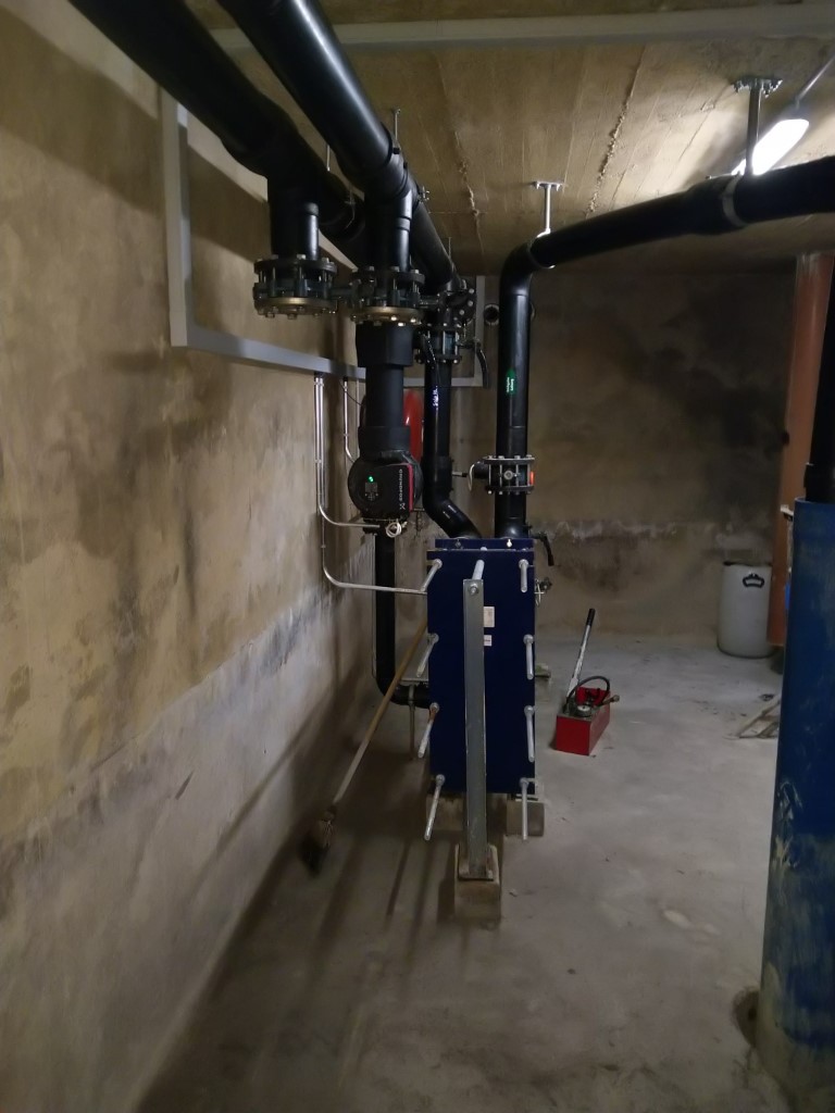 Grundwasserstation mit Plattenwärmetauscher